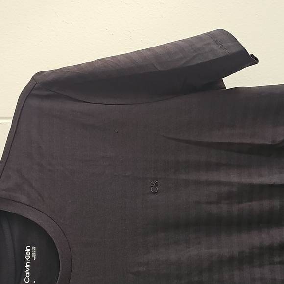Calvin Klein Men's Black Beauty Short Sleeve Tee - Picture 5 of 7